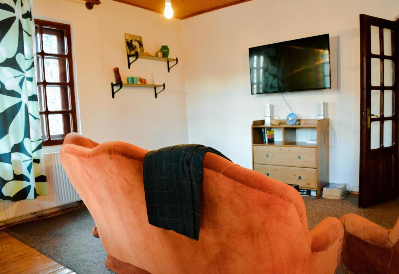 Grandpa's hidden crib, 6 bedroom, pet friendly Sinaia Eksteriør billede