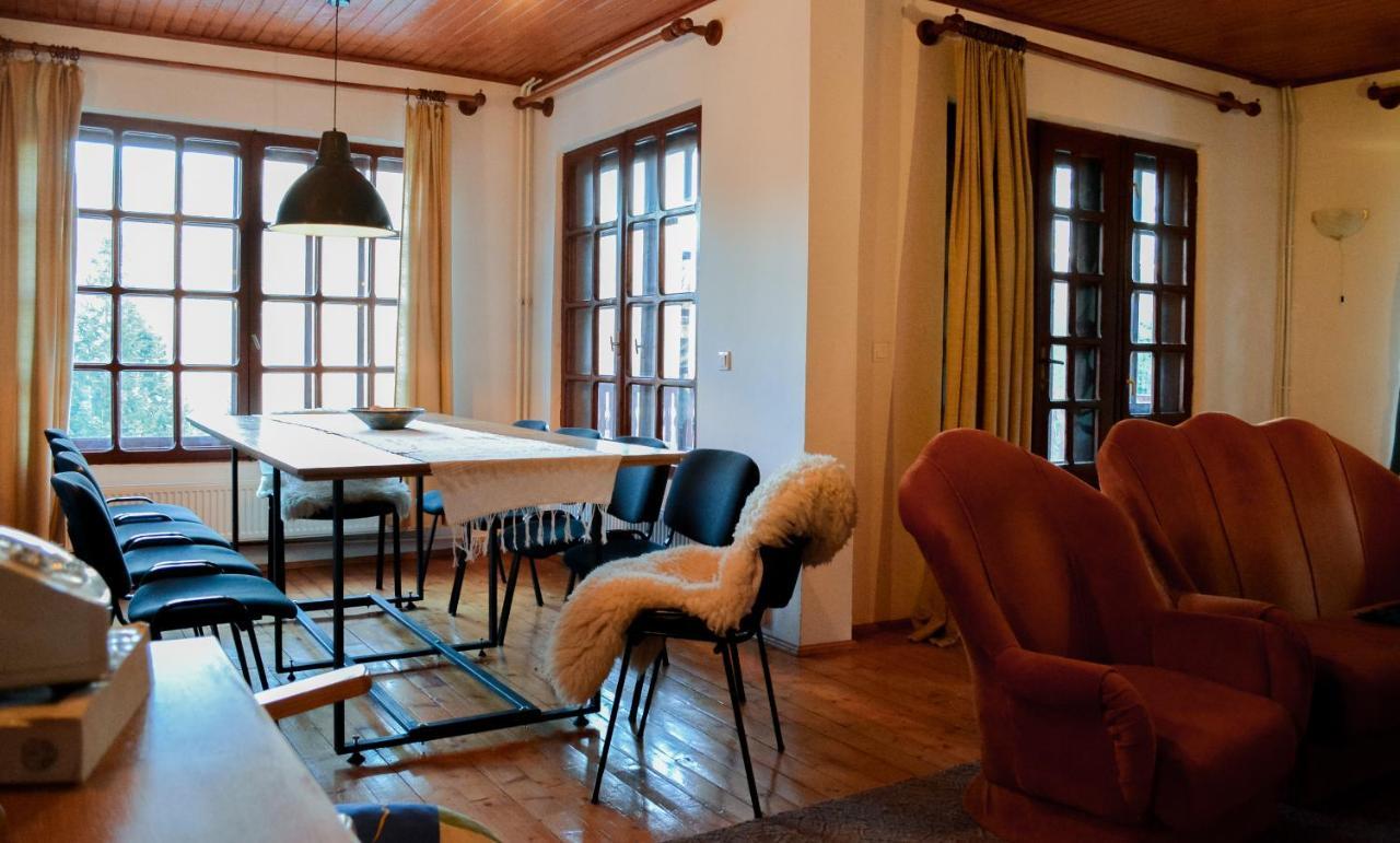 Grandpa's hidden crib, 6 bedroom, pet friendly Sinaia Eksteriør billede