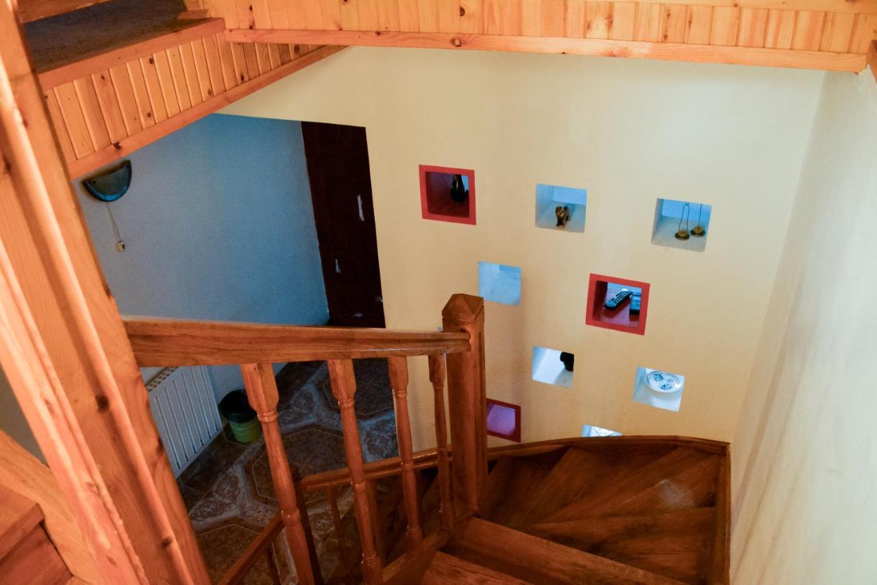 Grandpa's hidden crib, 6 bedroom, pet friendly Sinaia Eksteriør billede