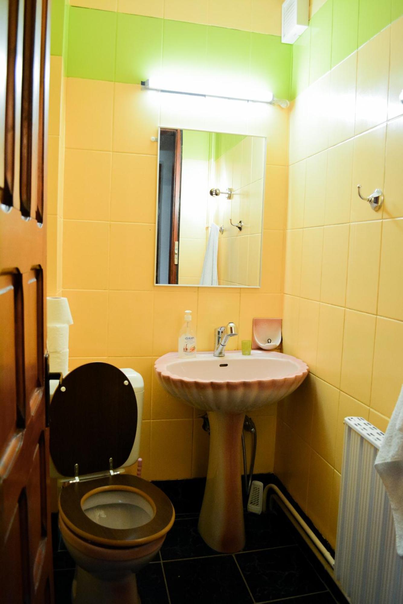 Grandpa's hidden crib, 6 bedroom, pet friendly Sinaia Eksteriør billede