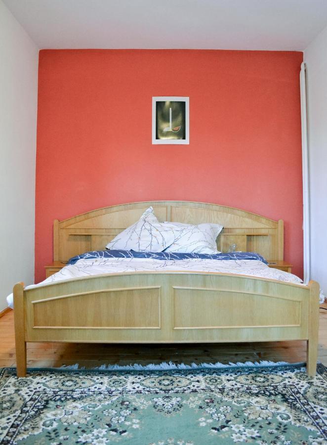 Grandpa's hidden crib, 6 bedroom, pet friendly Sinaia Eksteriør billede